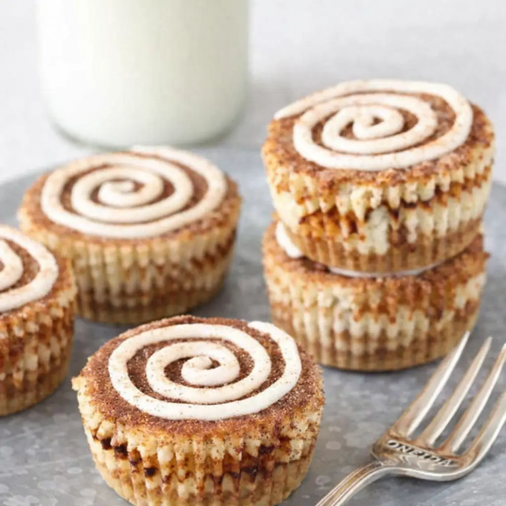 mini-cinnamon-roll-cheesecakes